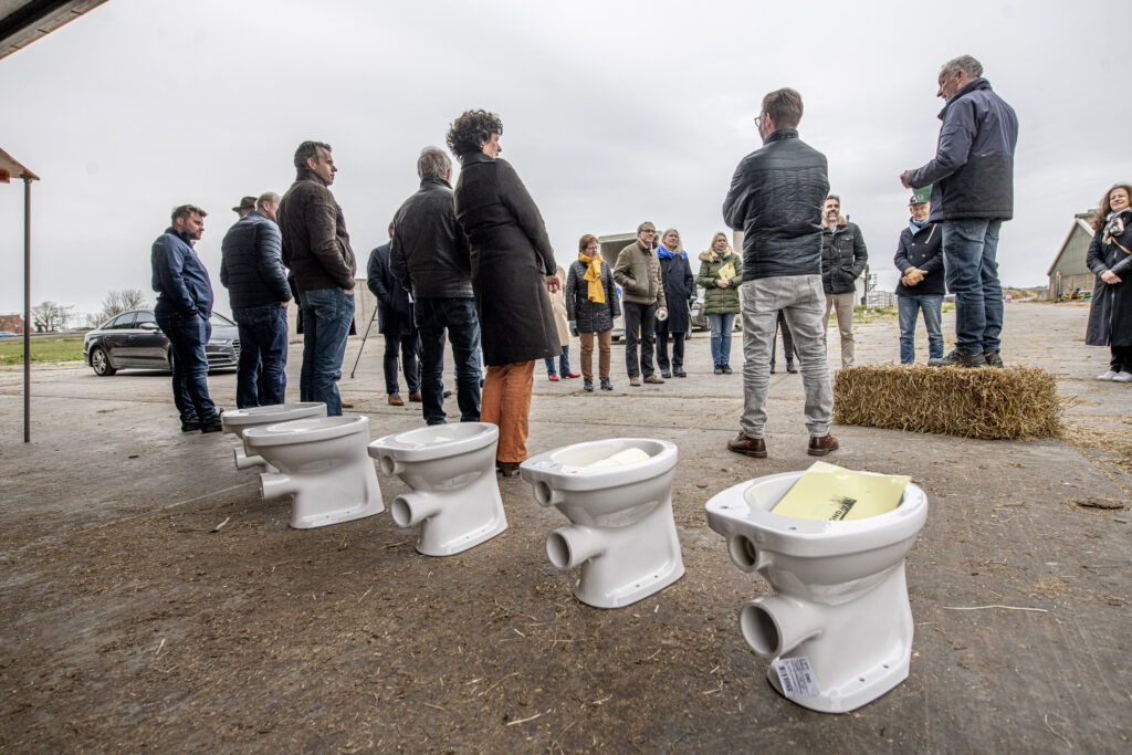 Friese bestuurders doen bijzondere donatie aan de voedselkringloop